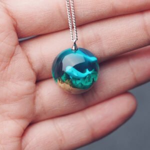 Beautiful Water Drop Necklace Pendant At The Ends Of The Ocean