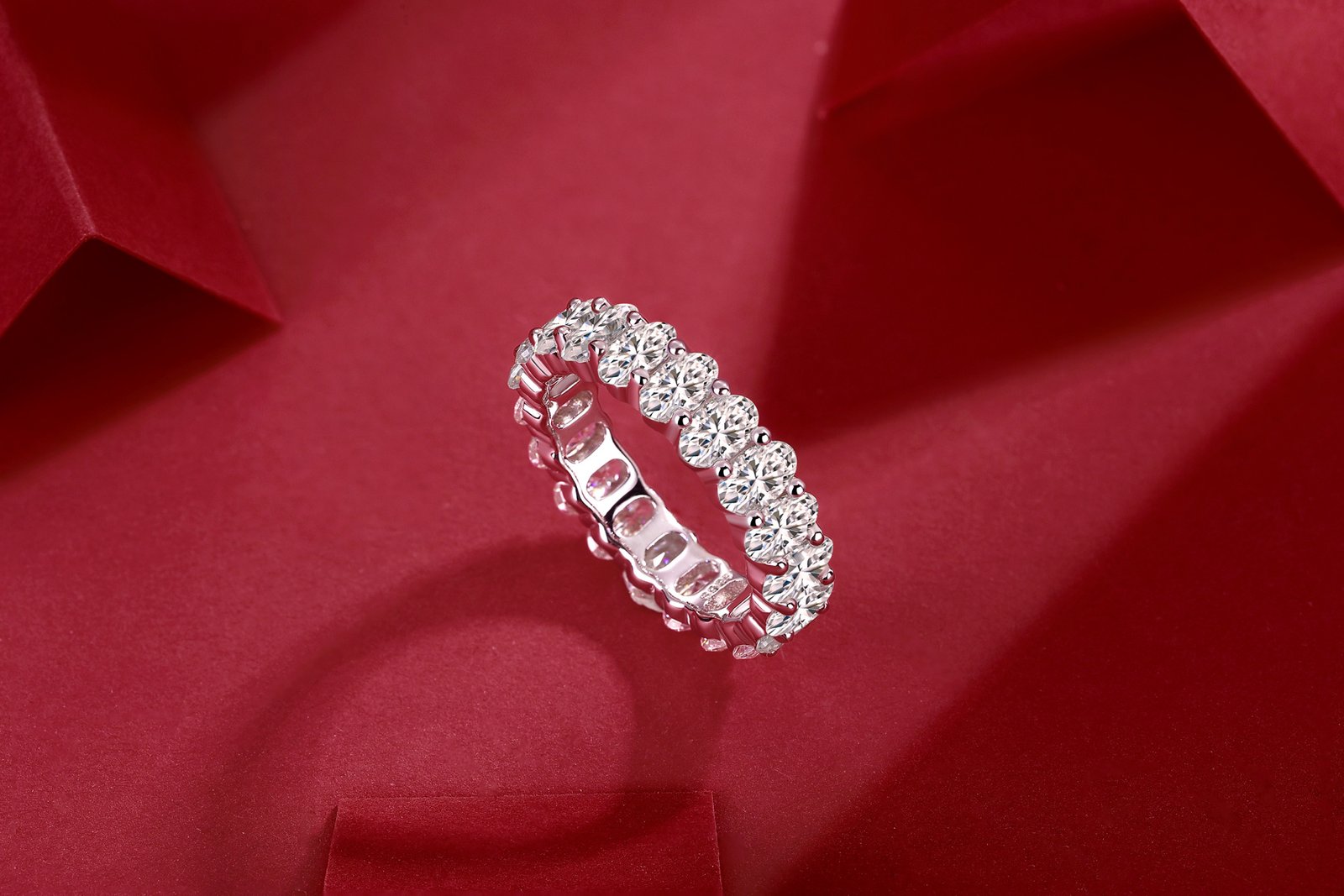 Luo Shen - A Wedding Ring Set With Top-quality Egg-shaped - Image 7