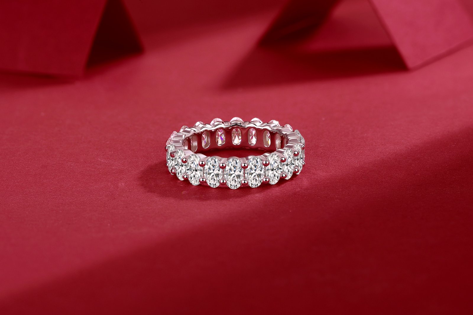 Luo Shen - A Wedding Ring Set With Top-quality Egg-shaped - Image 6