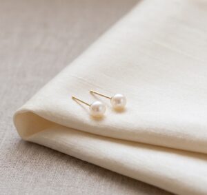 Women's Temperament Fashion Simple Pearl Earrings
